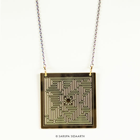 Clear and Gold Acrylic Maze Necklace